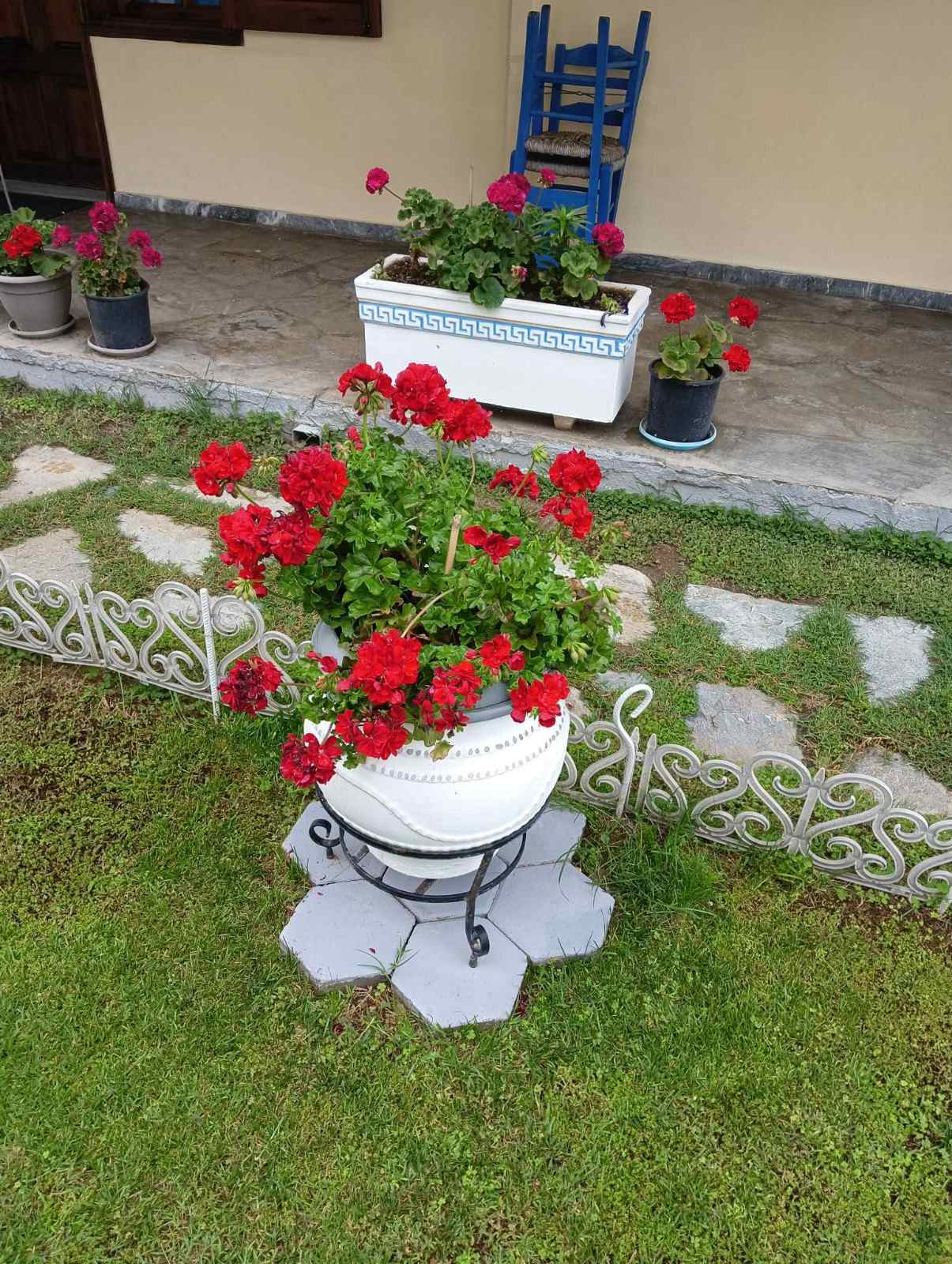 Theos Resort Garden 3