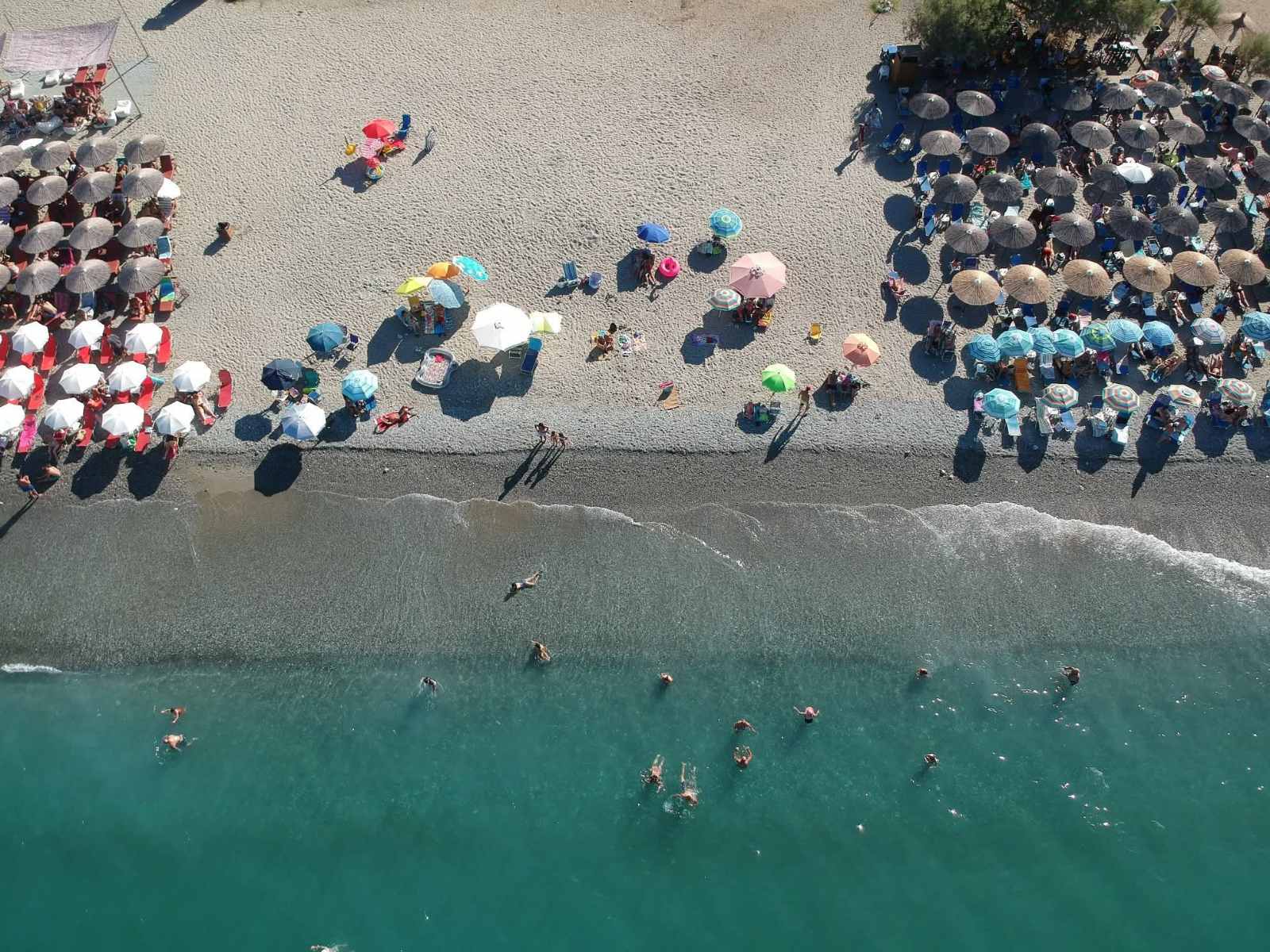 Theos Studio Resort Παραλία